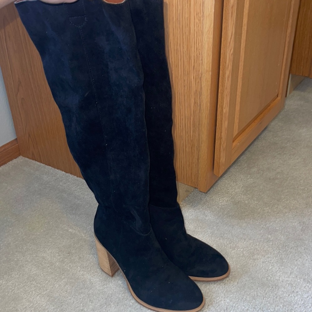 Black knee high boots